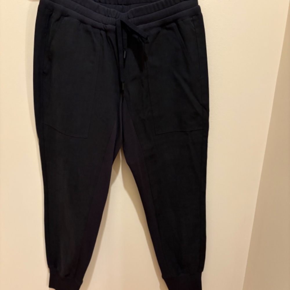 Cabi #3570 Size Medium - Marathon Jogger Pants - Picture 2 of 7